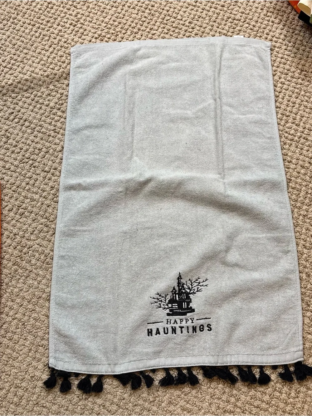 Lot of Six Mixed Brand Halloween‎ Towels - One brand new from Pier 1